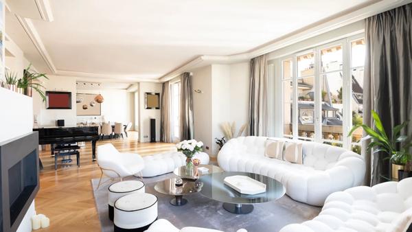 Appartement Paris 16e - TROCADÉRO / PASSY