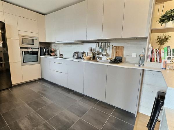 À vendre LYON MONPLAISIR Appartement 4 pièces avec balcon à vivre et garage en sous-sol