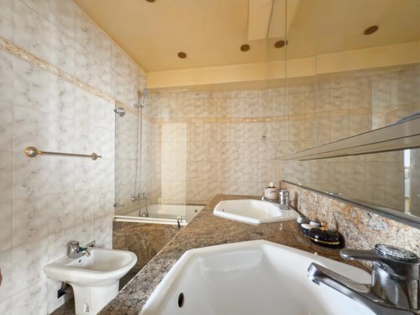 Appartement à vendre 3-4 pièces à Paris 16ème