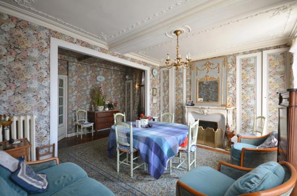 CHATEAU THIERRY (02) centre, à vendre grande maison bourgeoise de 400 m2 habitables avec bâtiment de 800 m2