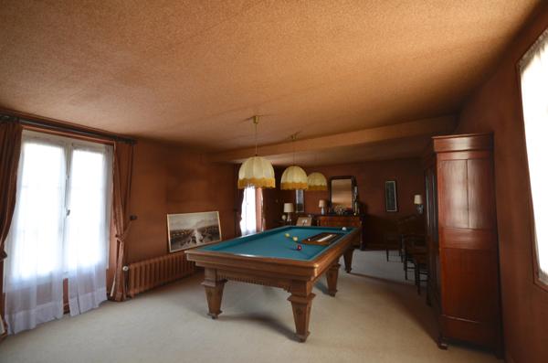 CHATEAU THIERRY (02) centre, à vendre grande maison bourgeoise de 400 m2 habitables avec bâtiment de 800 m2