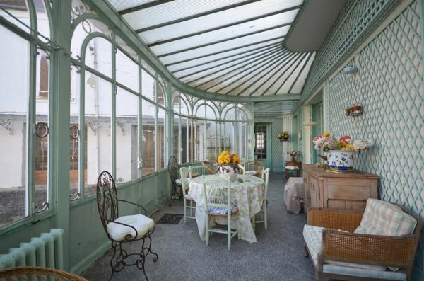 CHATEAU THIERRY (02) centre, à vendre grande maison bourgeoise de 400 m2 habitables avec bâtiment de 800 m2