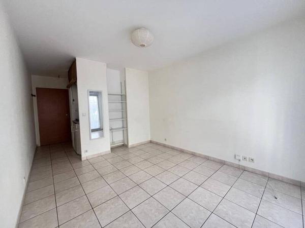Appartement 1 pièce                                        - 35000 Rennes Réf : 2375