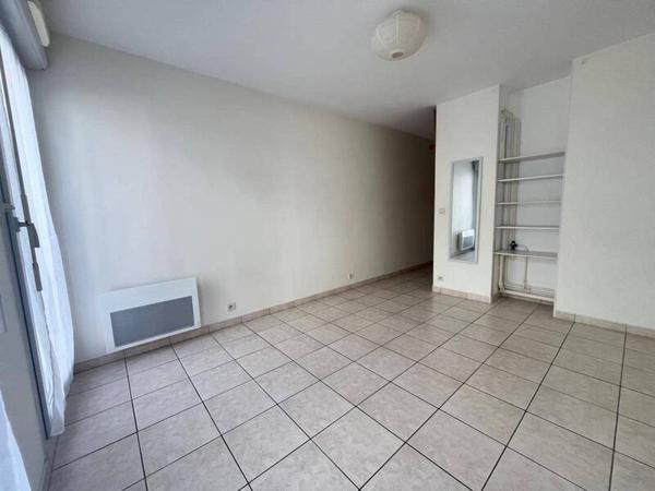 Appartement 1 pièce                                        - 35000 Rennes Réf : 2375