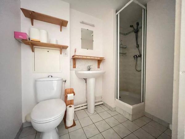 Appartement 1 pièce                                        - 35000 Rennes Réf : 2375