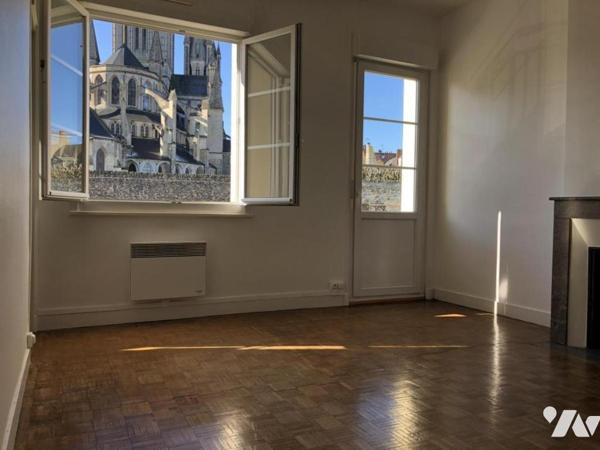 COUTANCES, CENTRE-VILLE