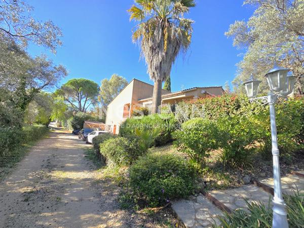 Achat/vente à vendre Maison Villa Solliès-Pont proche Toulon 7 pièce(s) 5 chambres 219 m²
