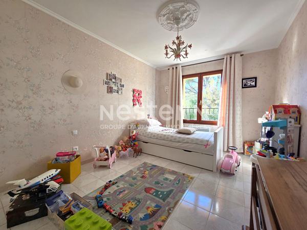 Achat/vente à vendre Maison Villa Solliès-Pont proche Toulon 7 pièce(s) 5 chambres 219 m²