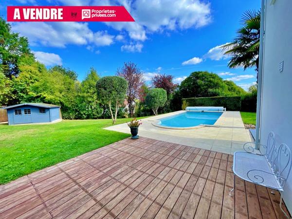 Maison Latresne centre 7 pièce(s) 186 m2 4 chambres piscine