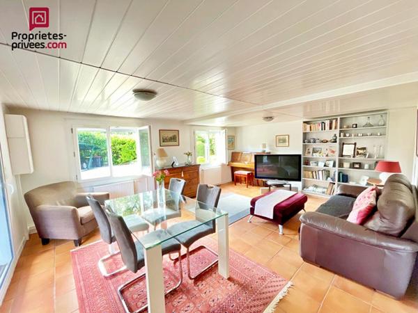 Maison Latresne centre 7 pièce(s) 186 m2 4 chambres piscine