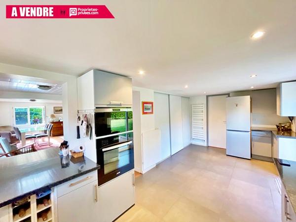 Maison Latresne centre 7 pièce(s) 186 m2 4 chambres piscine