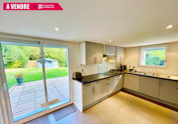 Maison Latresne centre 7 pièce(s) 186 m2 4 chambres piscine