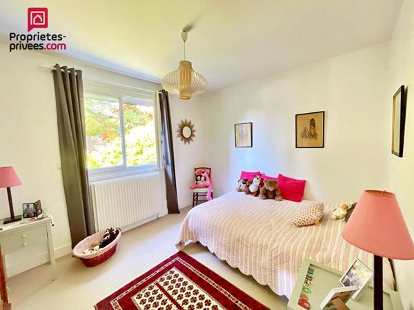 Maison Latresne centre 7 pièce(s) 186 m2 4 chambres piscine