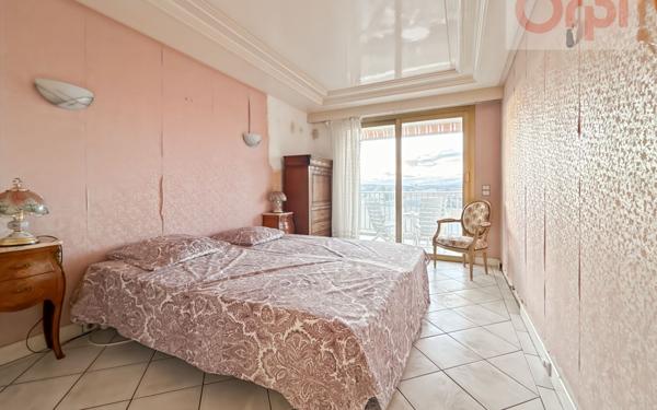 Appartement à vendre    2 pièces • 67 m2 Saint-Laurent-du-Var