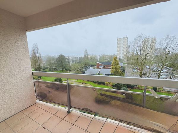 Nantes Beaulieu, allée Beau Rivage, Très bon potentiel pour ce T4 de 92 m2 avec balcons, cave et garage