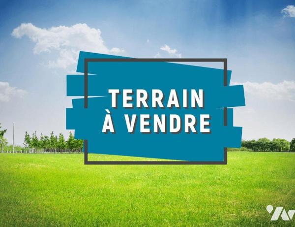 Terrain constructible de 1200 m² 