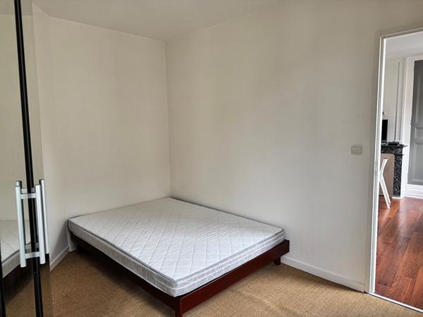 A DEUX PAS DU MARCHE, APPARTEMENT MEUBLE REFAIT RECEMMENT
