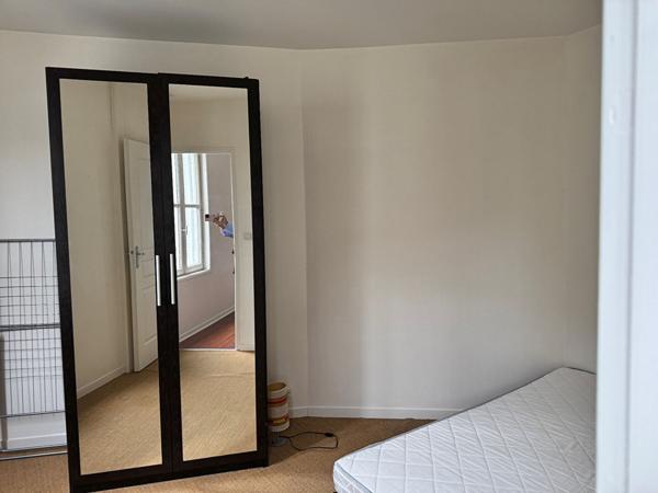 A DEUX PAS DU MARCHE, APPARTEMENT MEUBLE REFAIT RECEMMENT