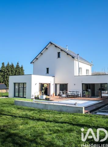 Maison à vendre 7 pièces 202 m² Saint-Brieuc-des-Iffs