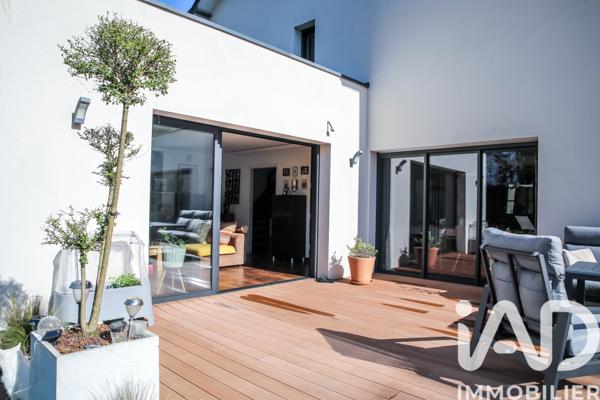 Maison à vendre 7 pièces 202 m² Saint-Brieuc-des-Iffs