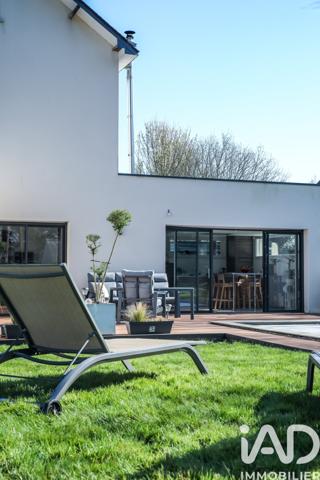 Maison à vendre 7 pièces 202 m² Saint-Brieuc-des-Iffs