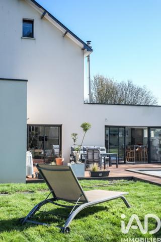 Maison à vendre 7 pièces 202 m² Saint-Brieuc-des-Iffs