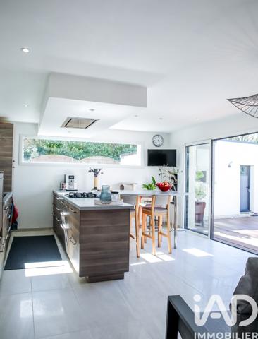 Maison à vendre 7 pièces 202 m² Saint-Brieuc-des-Iffs