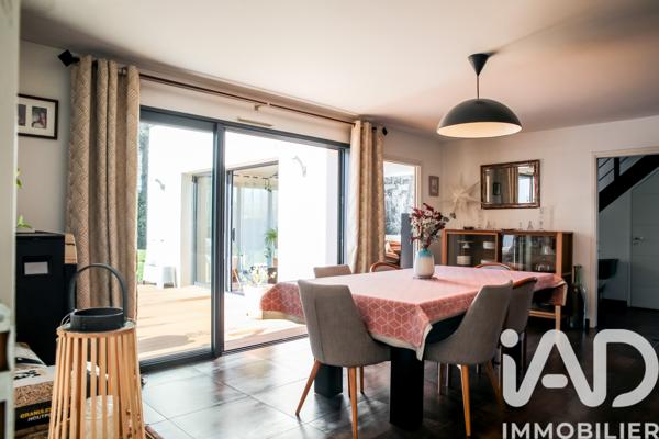 Maison à vendre 7 pièces 202 m² Saint-Brieuc-des-Iffs