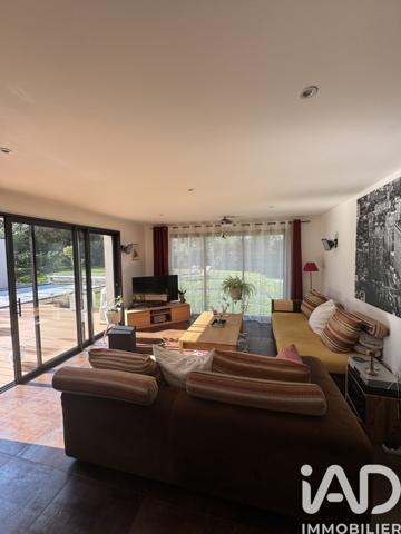 Maison à vendre 7 pièces 202 m² Saint-Brieuc-des-Iffs