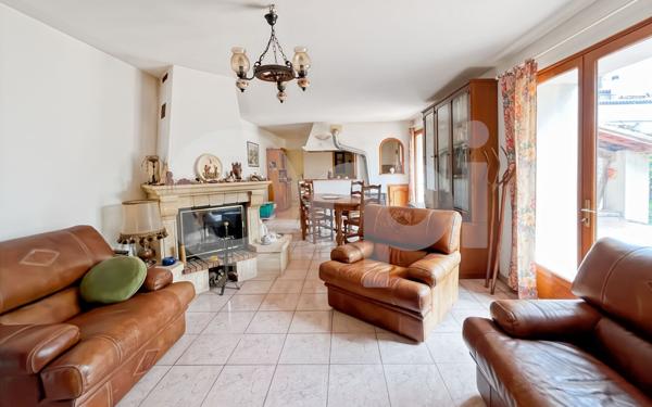 Maison à vendre    5 pièces •  Puget-Ville