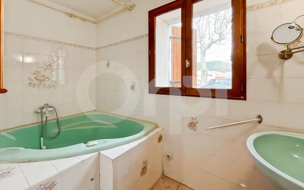 Maison à vendre    5 pièces •  Puget-Ville