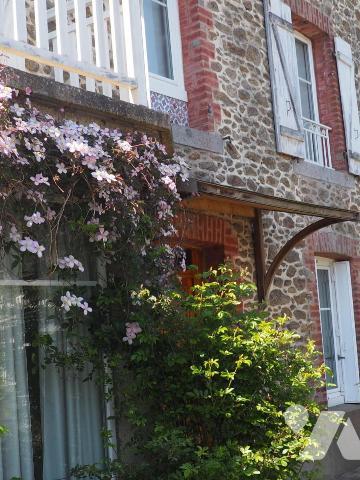 DINARD maison en pierres de 6 pièces sur terrain de 865m²