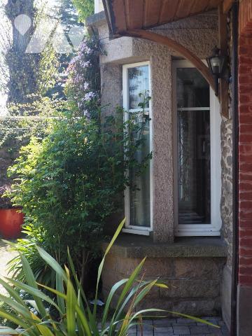 DINARD maison en pierres de 6 pièces sur terrain de 865m²
