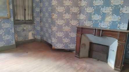 Maison de ville 108 m2, avec jardin, à rénover.