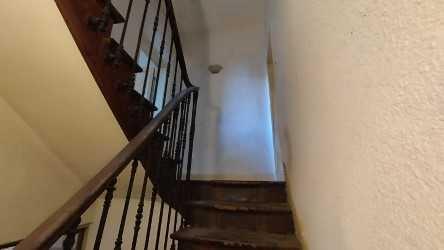 Maison de ville 108 m2, avec jardin, à rénover.