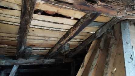 Maison de ville 108 m2, avec jardin, à rénover.