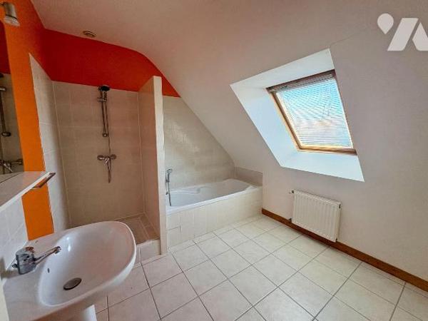 PACE - Secteur Beausoleil
Maison d'habitation édifiée en 2005 comprenant : 
Entrée, cuisine o...