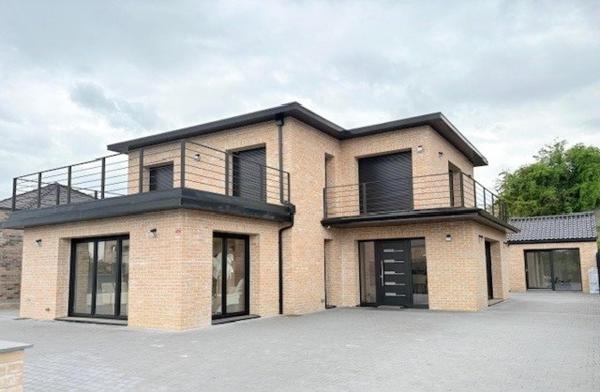 Secteur Résidentiel prisé, découvrez ce pavillon contemporain individuel  et des prestations Modernes (5 chambres)