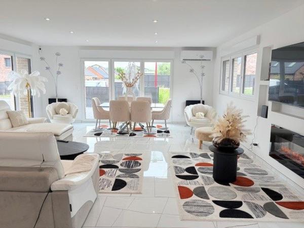 Secteur Résidentiel prisé, découvrez ce pavillon contemporain individuel  et des prestations Modernes (5 chambres)