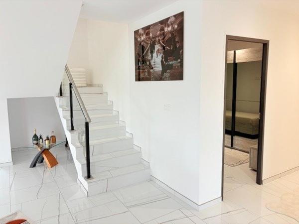 Secteur Résidentiel prisé, découvrez ce pavillon contemporain individuel  et des prestations Modernes (5 chambres)