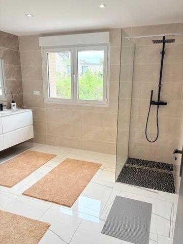 Secteur Résidentiel prisé, découvrez ce pavillon contemporain individuel  et des prestations Modernes (5 chambres)