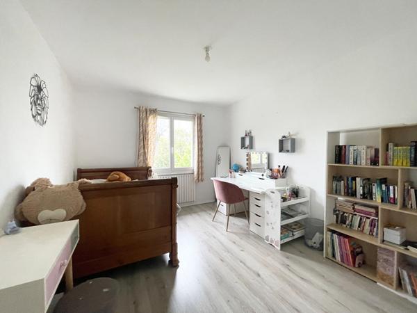 PESSAC - SAINT MARTIN - Maison à étage - 99m2 - 3 chambres - Jardin - Terrasse