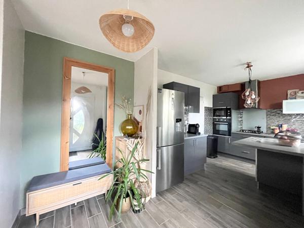 PESSAC - SAINT MARTIN - Maison à étage - 99m2 - 3 chambres - Jardin - Terrasse