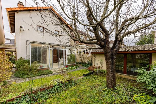 Maison familiale - quartier calme - fort potentiel