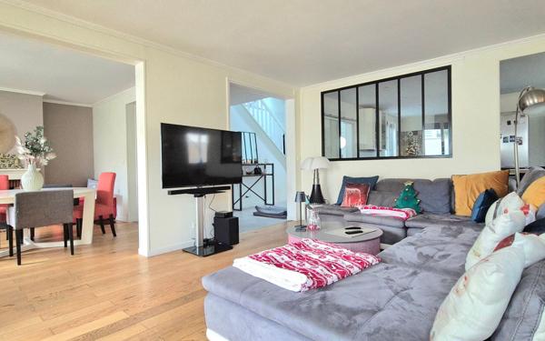 Maison à vendre    9 pièces • 227,16 m2 Yerres