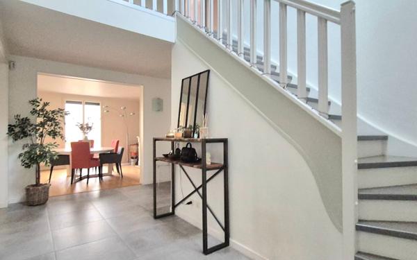 Maison à vendre    9 pièces • 227,16 m2 Yerres