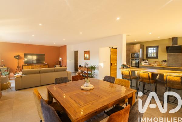 Maison à vendre 4 pièces 142 m² Arles