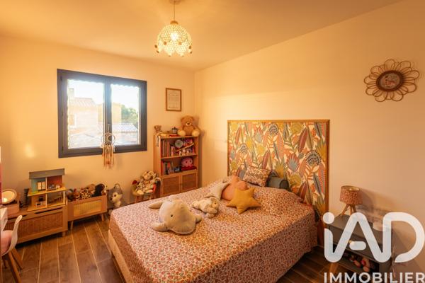 Maison à vendre 4 pièces 142 m² Arles