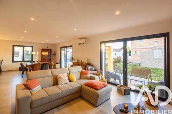 Maison à vendre 4 pièces 142 m² Arles