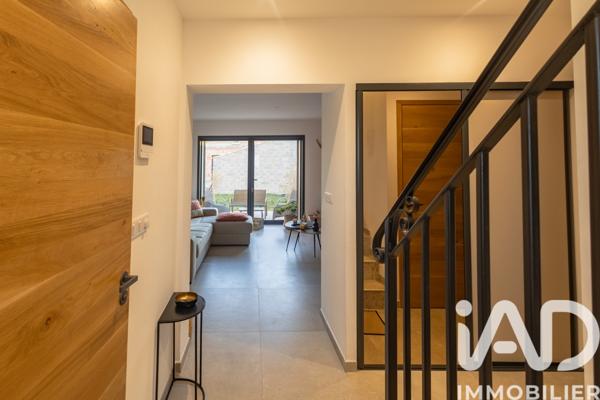 Maison à vendre 4 pièces 142 m² Arles